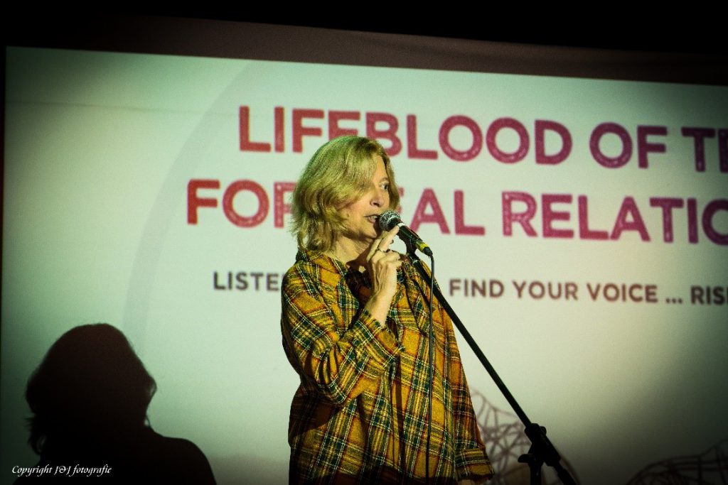 6 November 2019
Boekpresentatie: Lifeblood of trust for real relationship -Listen to hear..find your voice..risk your truth ( Barbara Krasner, Doug Schoeninger, Karen Allen en Greet de Bruijn)